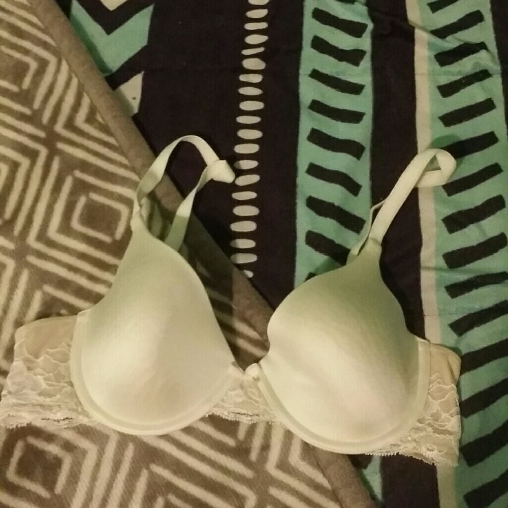 Madienform Nude Pink Lace Bralet